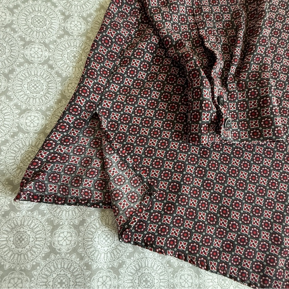Chelsea & Theodore Floral Button Down Blouse Size XL - Picture 5 of 7